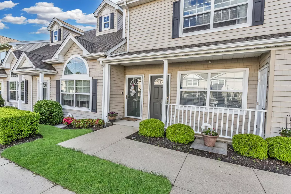 Valley Stream, NY 11580,1011 Willow LN