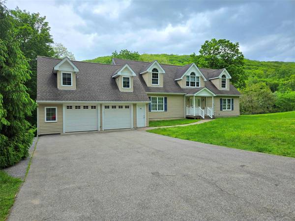 90 Mill ST, Putnam Valley, NY 10579