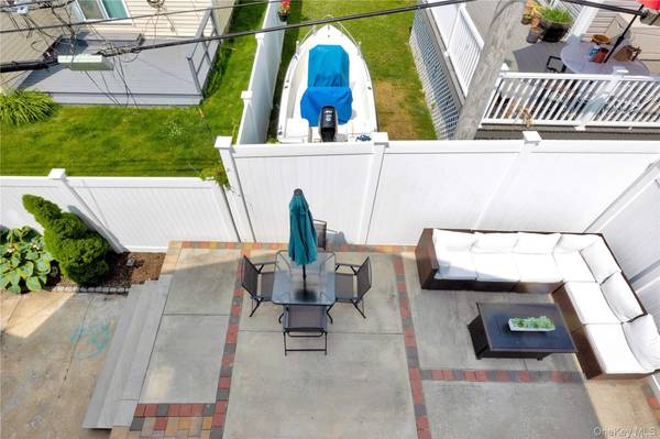 Long Beach, NY 11561,81 Barnes ST #1