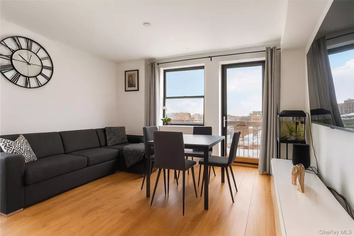 Corona, NY 11368,35-38 Junction BLVD #5H