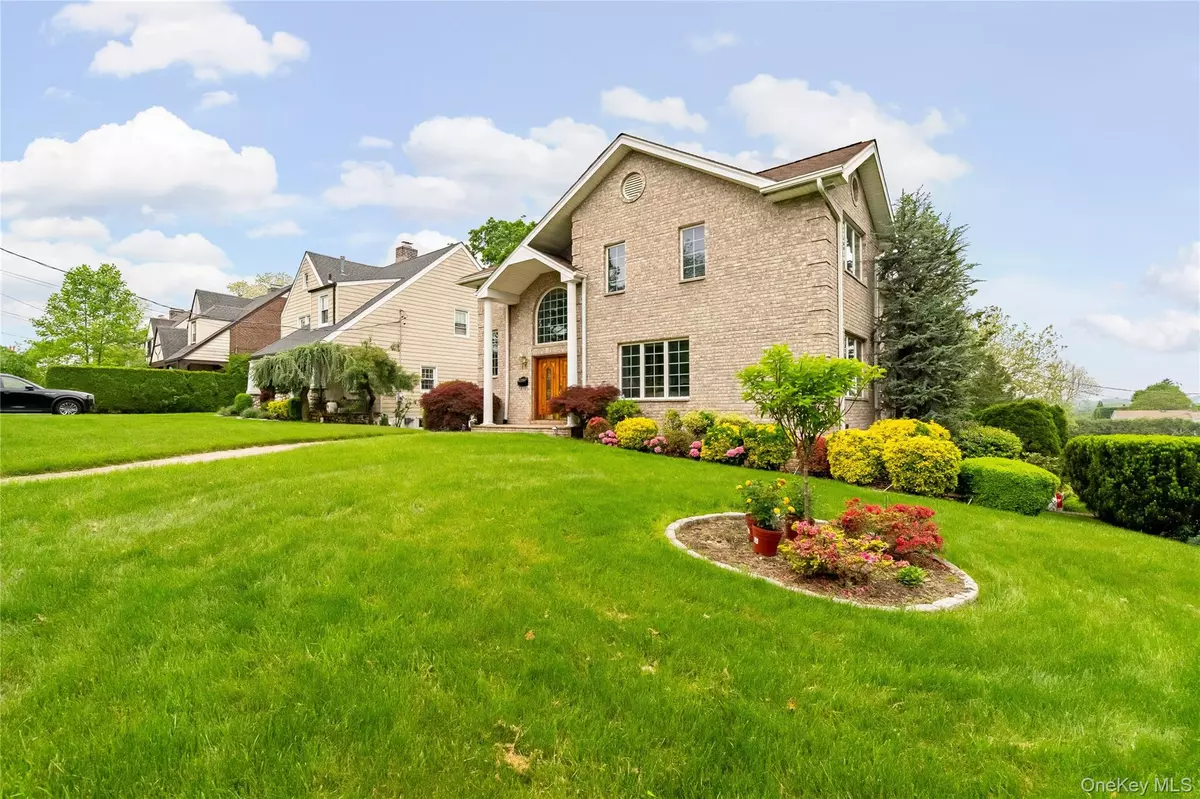 Eastchester, NY 10709,249 Park AVE