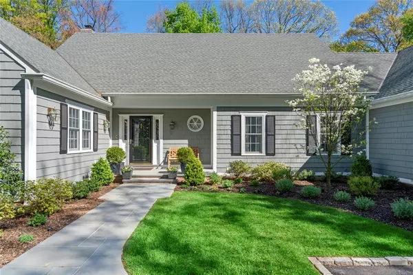 Glen Cove, NY 11542,18 Matinecock Farms RD