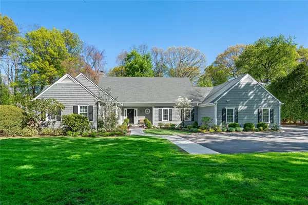 Glen Cove, NY 11542,18 Matinecock Farms RD