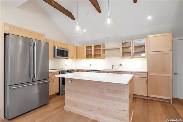 Oyster Bay, NY 11771,108 South #E