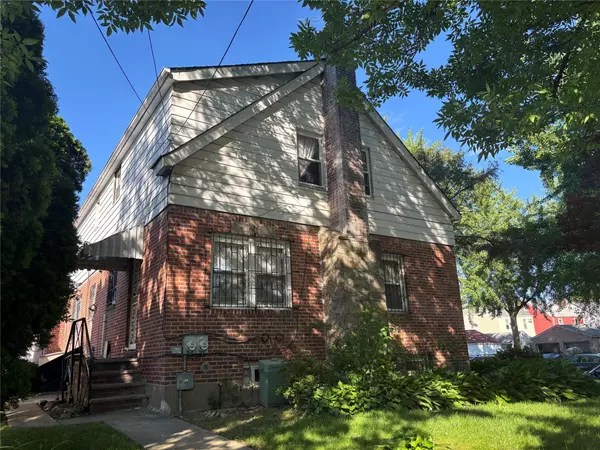 Queens Village, NY 11427,210-05 89th AVE