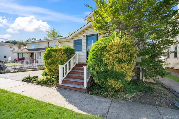 Greenvale, NY 11548,27 Locust ST