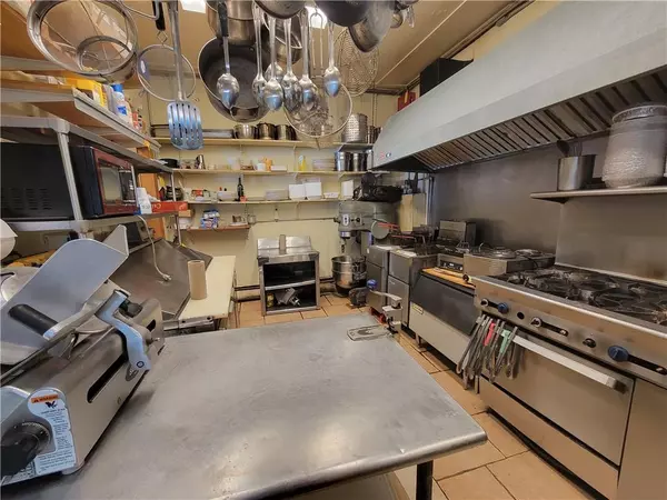 Walden, NY 12586,1 Main ST