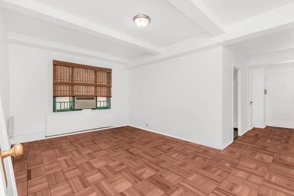 1940 E Tremont AVE #4H, Bronx, NY 10462