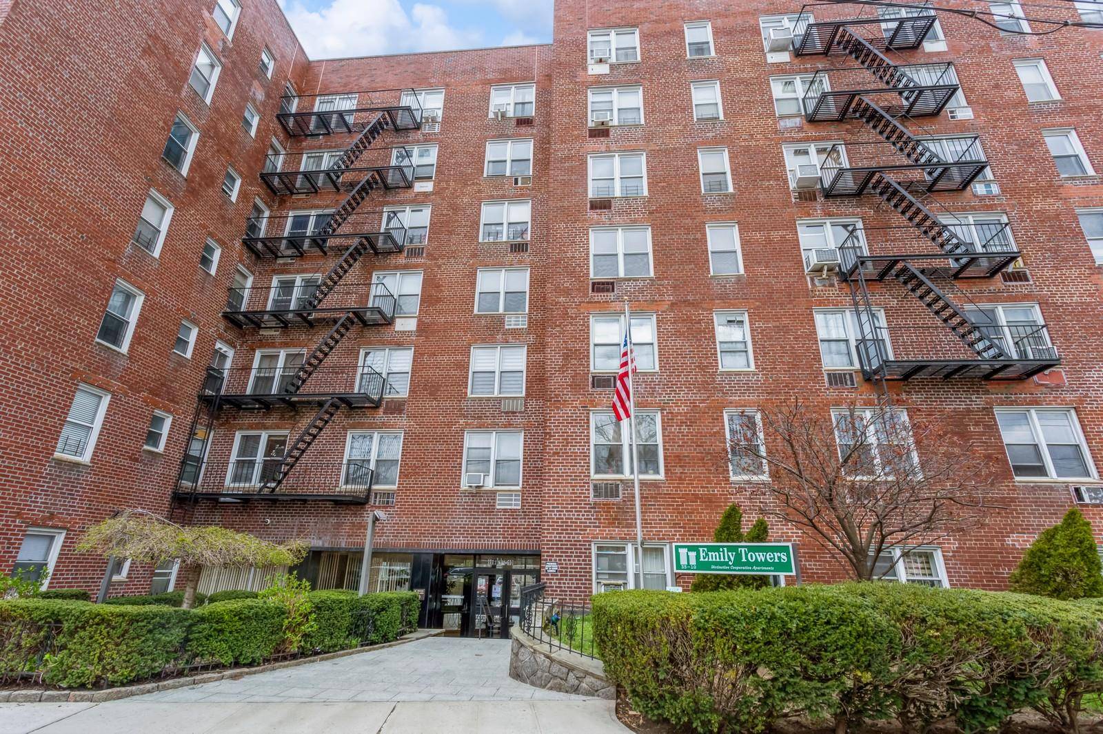 35-10 150th St #5H, Flushing, NY 11369