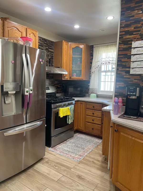 Jamaica, NY 11433,17363 105th AVE