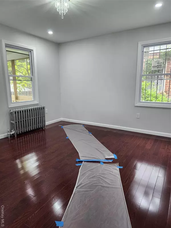 Cambria Heights, NY 11411,224-06 114 road