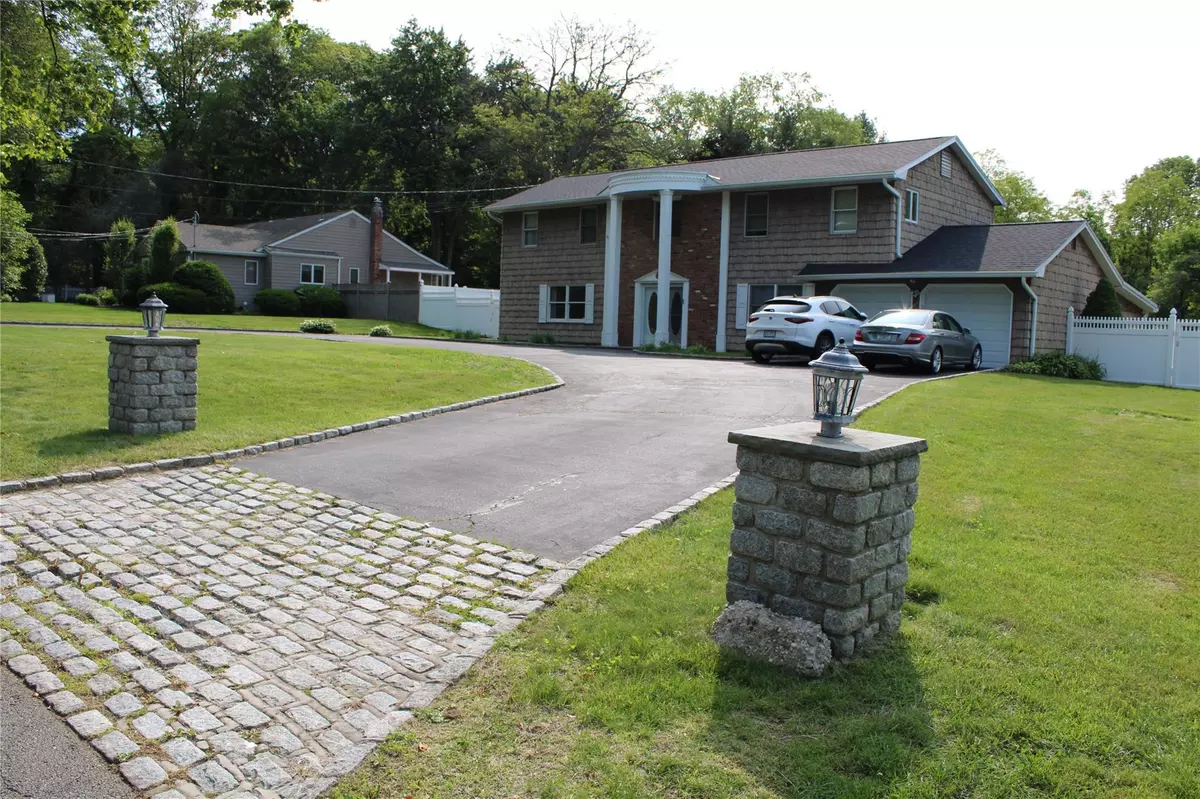 Huntington, NY 11743,170 Warner RD