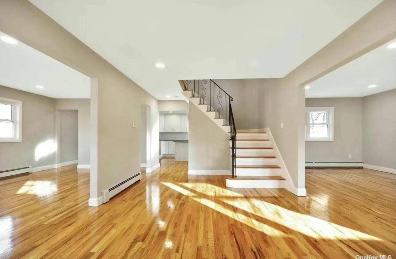 South Setauket, NY 11720,73 Oneida AVE