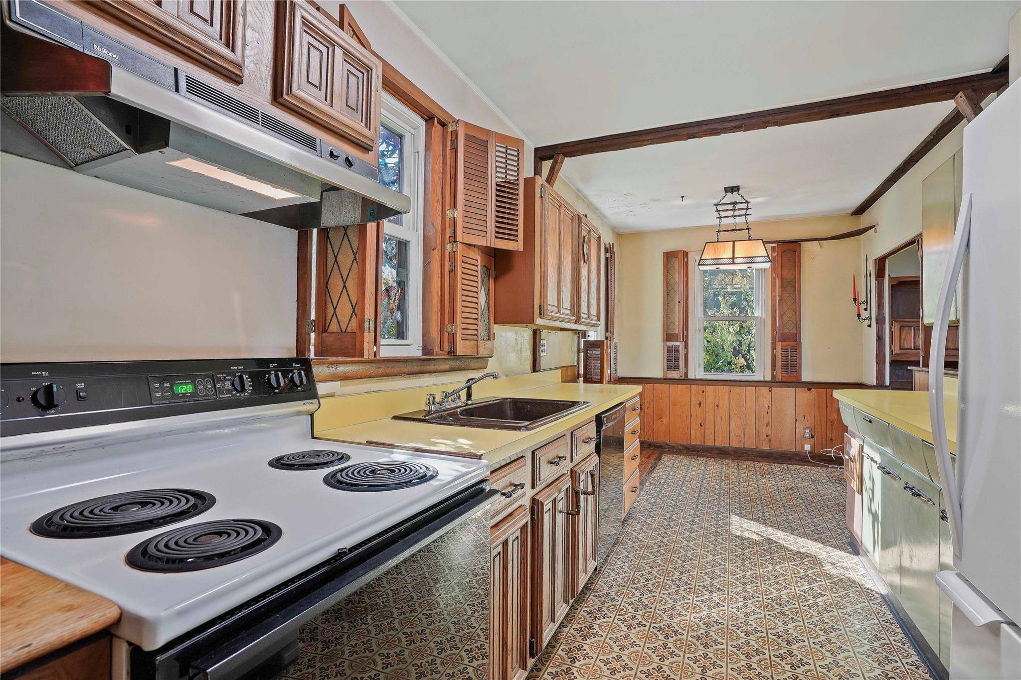 Yonkers, NY 10701,87 (aka 89) Arthur PL