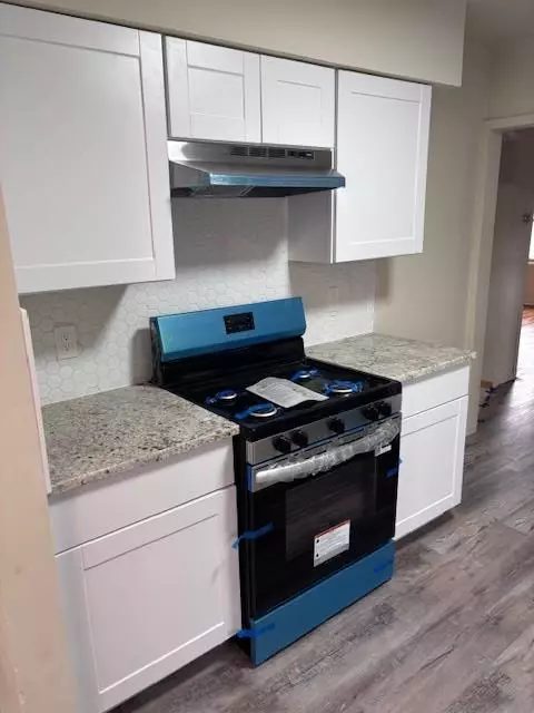 Garden City South, NY 11530,207 Wellington RD
