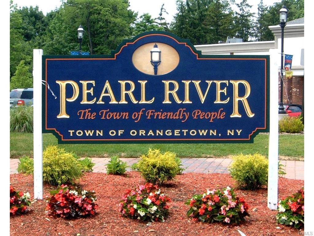476 N Middletown RD #1, Pearl River, NY 10965