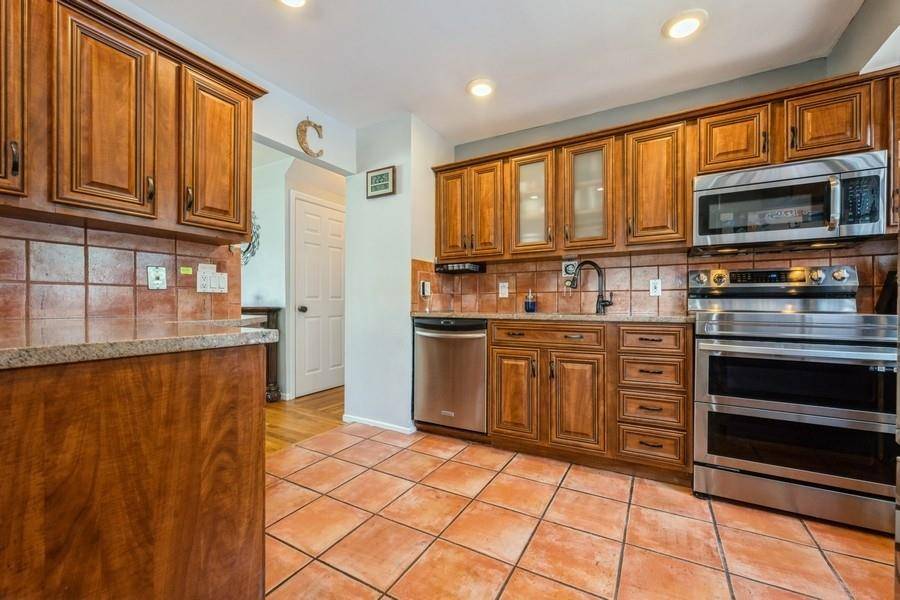 East Meadow, NY 11554,2716 Sheila CT