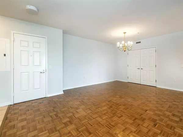 Port Washington, NY 11050,100 Harbor View DR #515