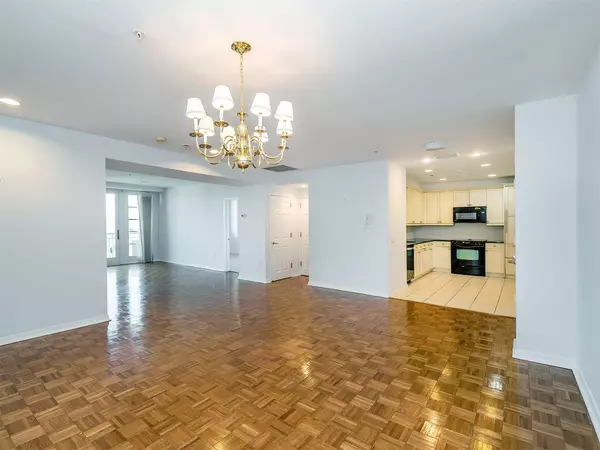 Port Washington, NY 11050,100 Harbor View DR #515