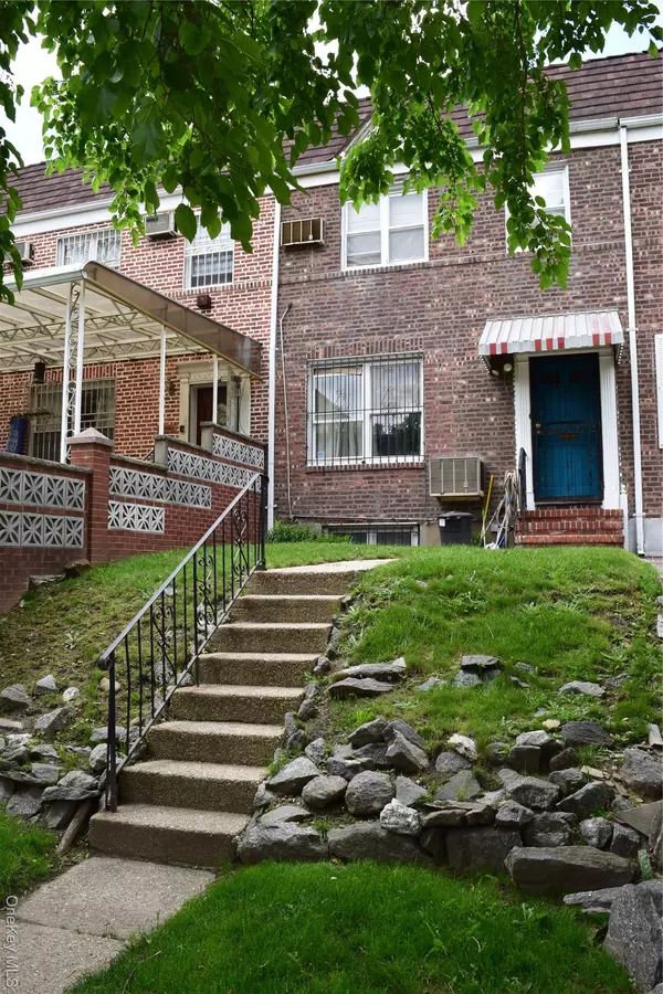 144-47 77 AVE,  Kew Garden Hills,  NY 11367