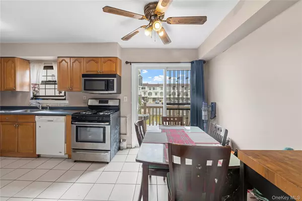 College Point, NY 11356,120-15 Cove CT #90A