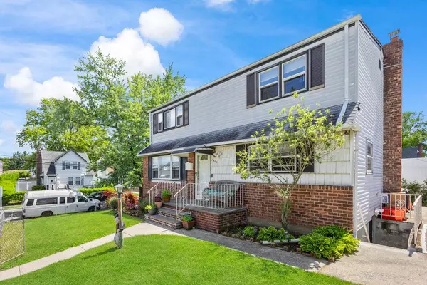 Elmont, NY 11003,1403 James ST