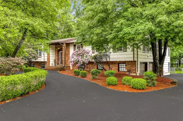 Suffern, NY 10901,11 Kings Gate RD
