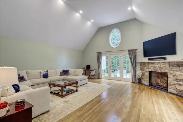 Manhasset, NY 11030,14 Rockwood RD