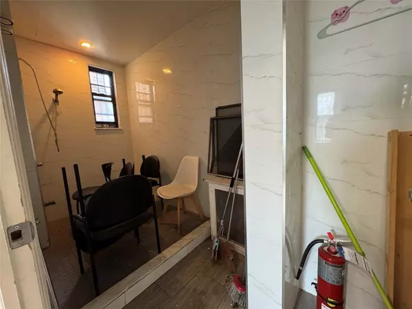 Flushing, NY 11358,45-50 162nd Street