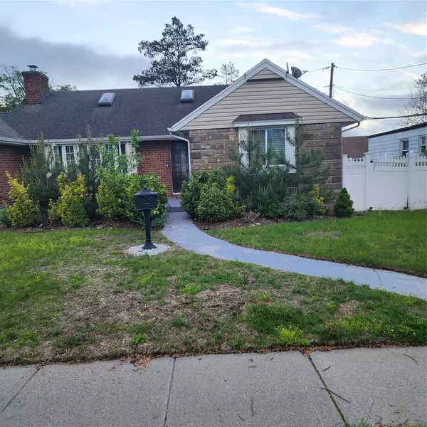 701 Frick ST, Elmont, NY 11003