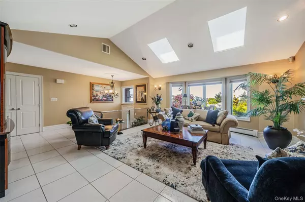 Atlantic Beach, NY 11509,100 Mark LN