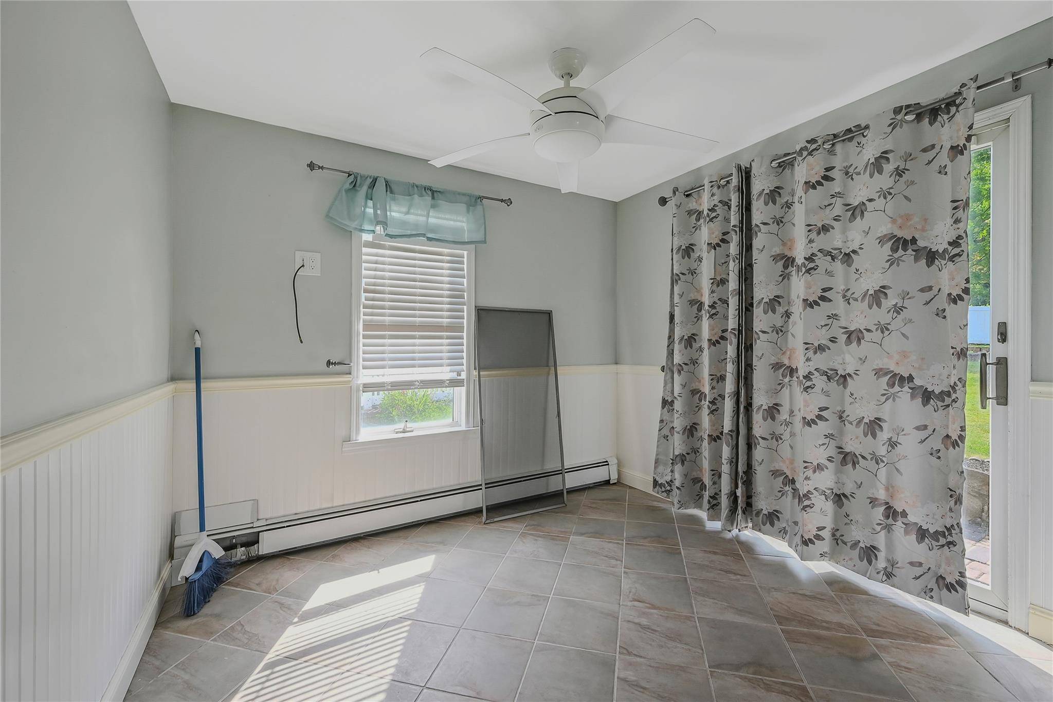 Rocky Point, NY 11778,115 Dawn RD