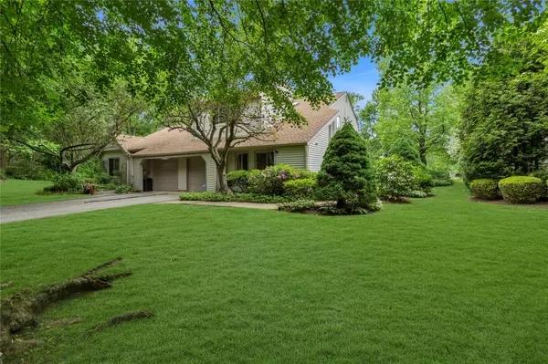 Huntington, NY 11743,5 Lakeridge DR