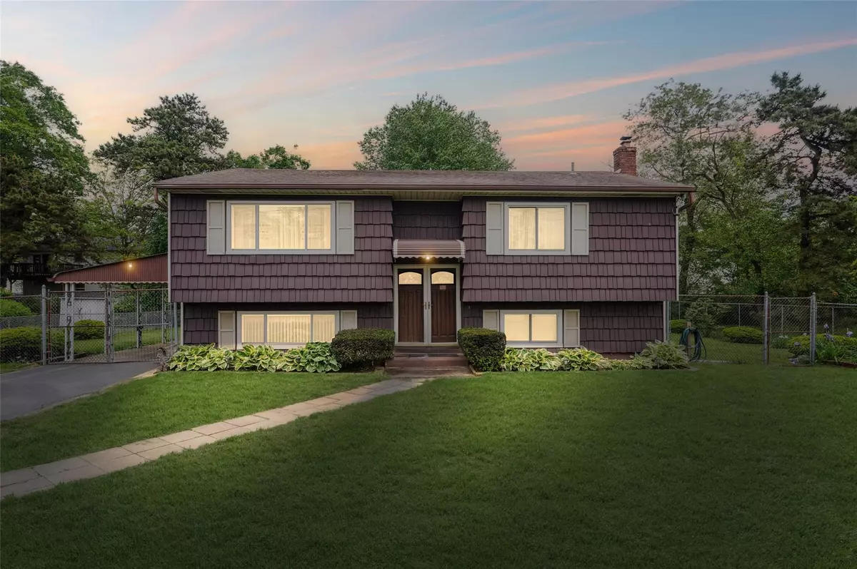 Wyandanch, NY 11798,75 S 32nd ST