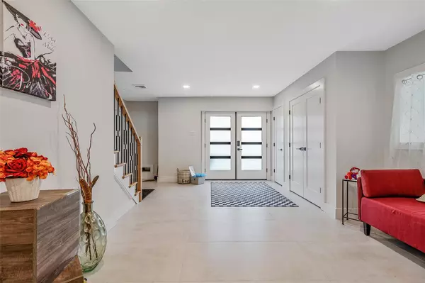 Oceanside, NY 11572,241 Mott ST