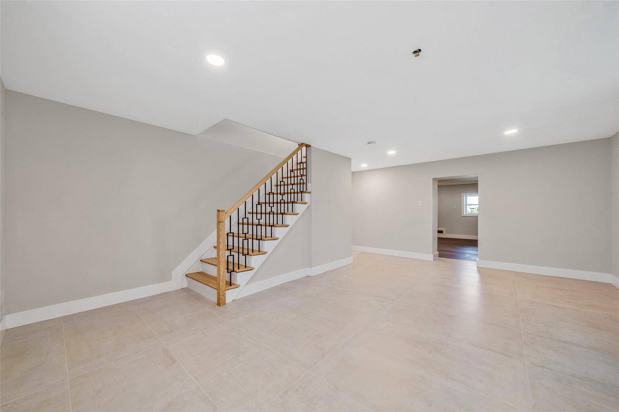 Oceanside, NY 11572,237 Mott ST