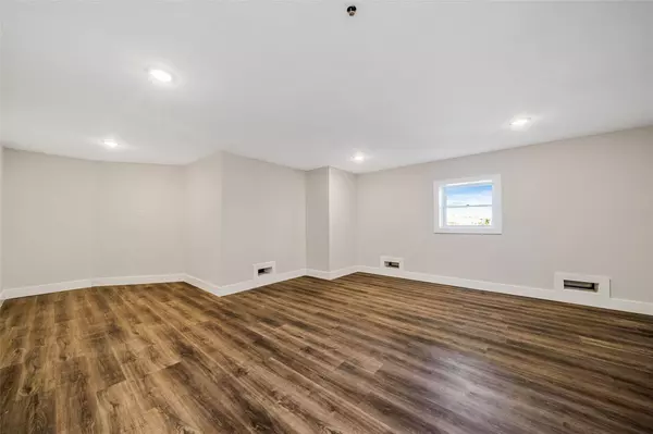 Oceanside, NY 11572,237 Mott ST