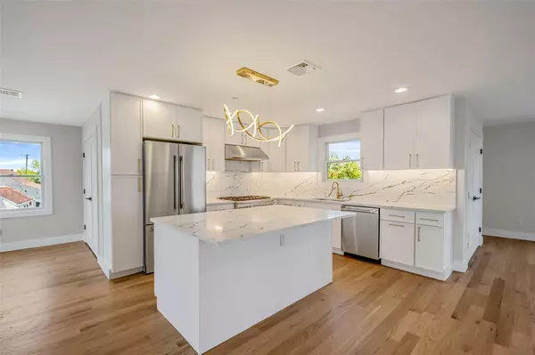 Oceanside, NY 11572,237 Mott ST