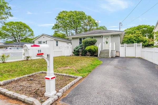 22 Mastic BLVD, Mastic, NY 11950