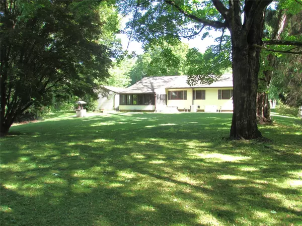 Pawling, NY 12564,7 Holiday ST