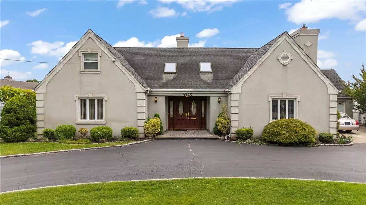 Massapequa, NY 11758,4520 Merrick RD