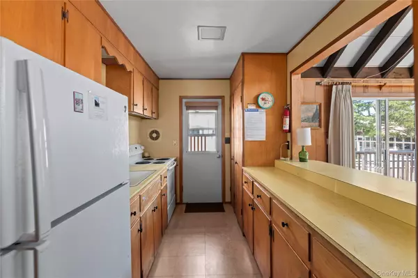Ocean Beach, NY 11770,66 Bungalow WALK