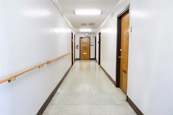 Great Neck, NY 11021,One Great Neck RD #1