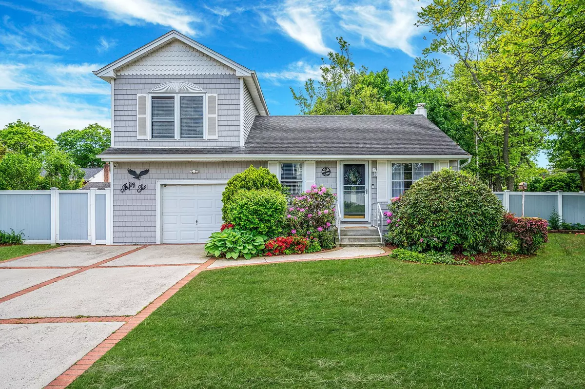 West Babylon, NY 11704,56 15th ST
