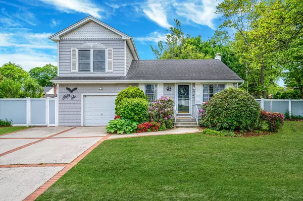 56 15th ST, West Babylon, NY 11704