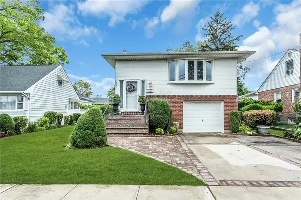 1150 Langdon ST, Franklin Square, NY 11010