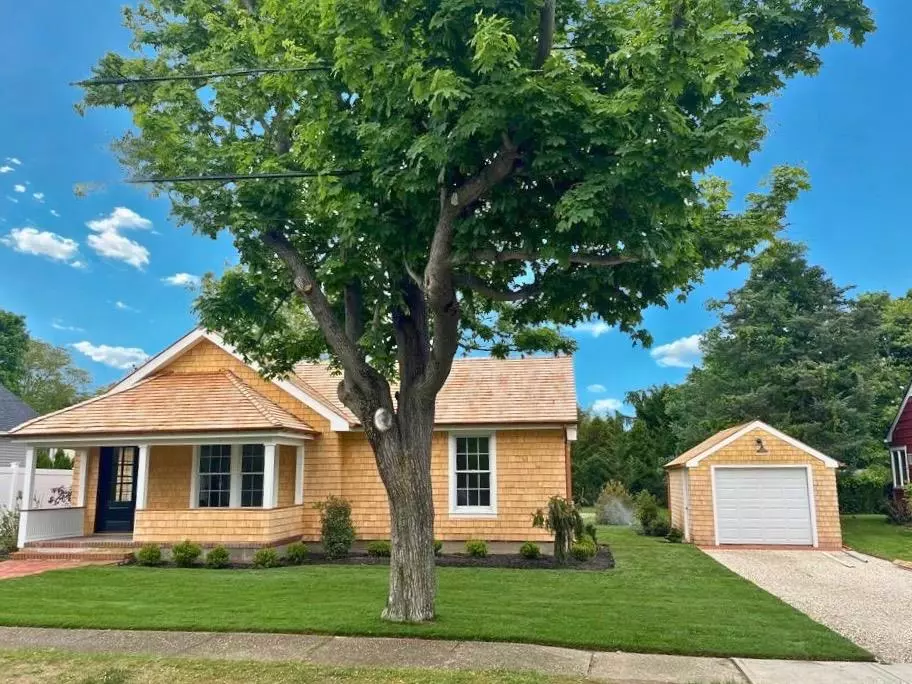 Bellport Village, NY 11713,9 Circuit Rd