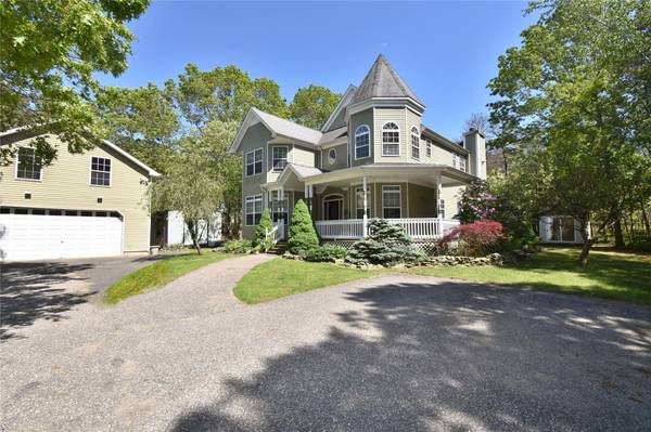 Medford, NY 11763,183 Middle Island rd. RD