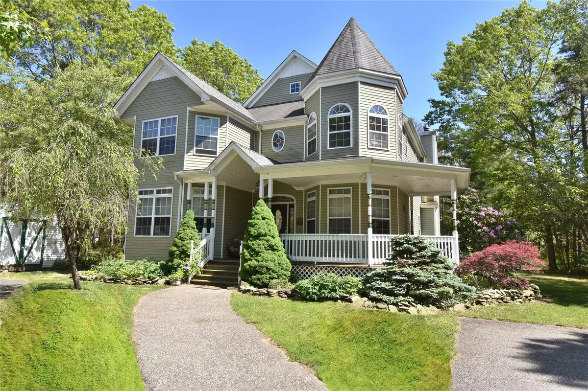 Medford, NY 11763,183 Middle Island rd. RD