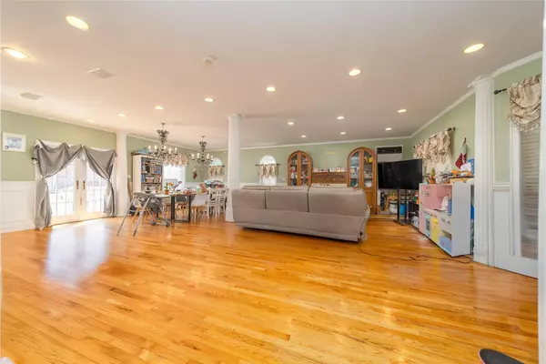 Flushing, NY 11354,3225 155th ST